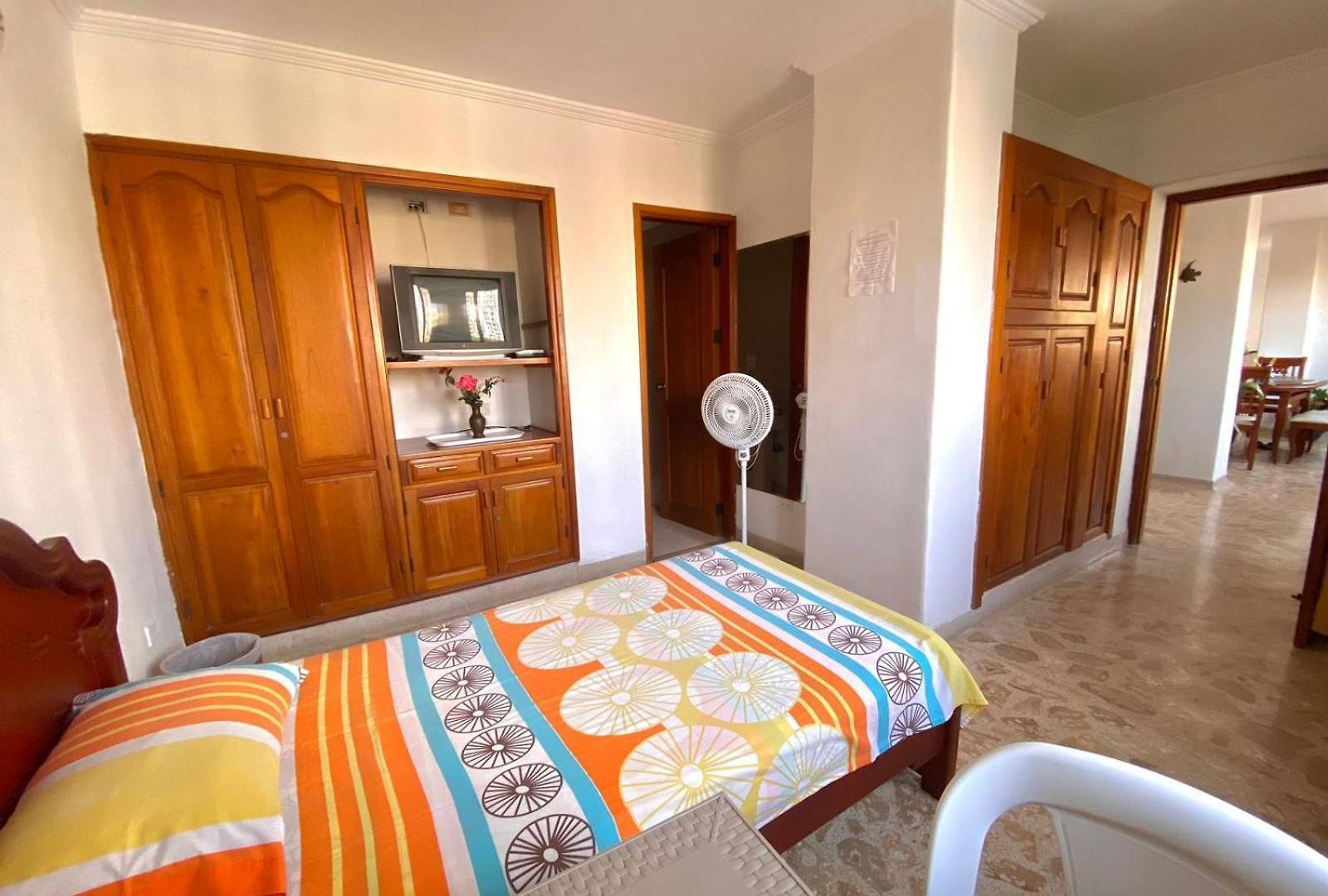Spacious Private & Bathrom Near Bay Habitación en casa particular Cartagena